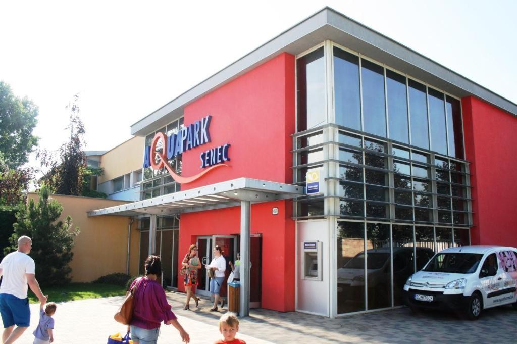 Galeria Stastie Senec Exterior foto